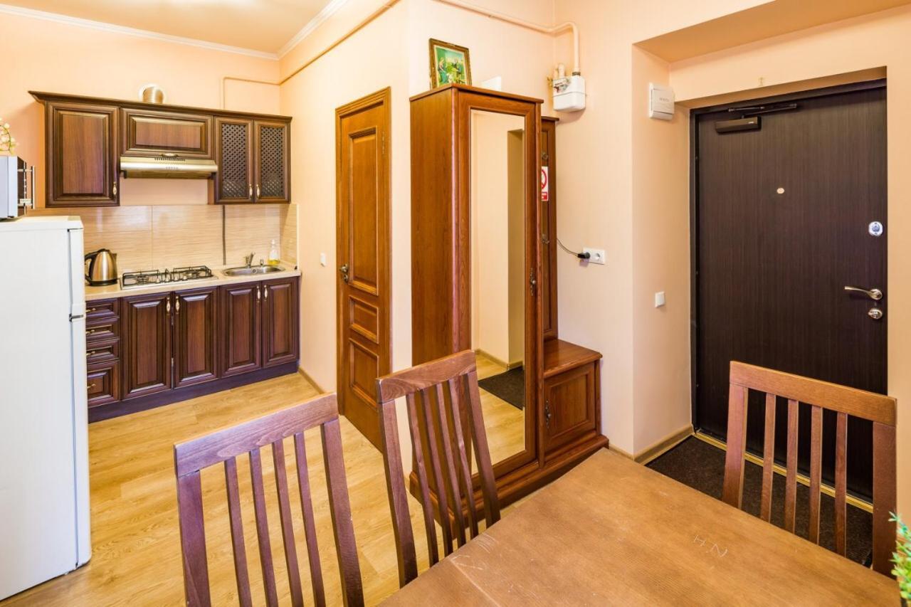 Romari Лесі Українки Apartment ลวีฟ ภายนอก รูปภาพ