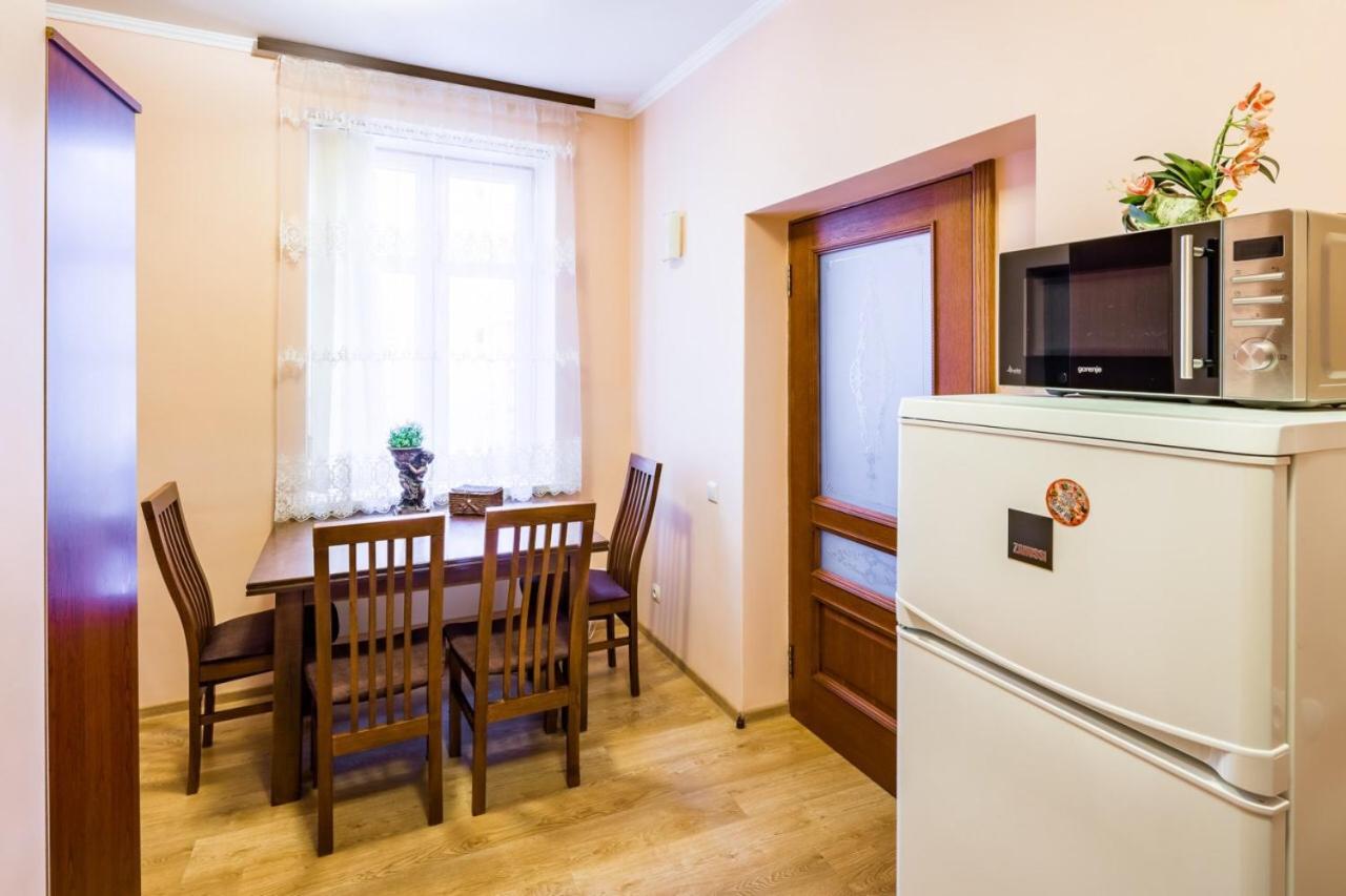 Romari Лесі Українки Apartment ลวีฟ ภายนอก รูปภาพ