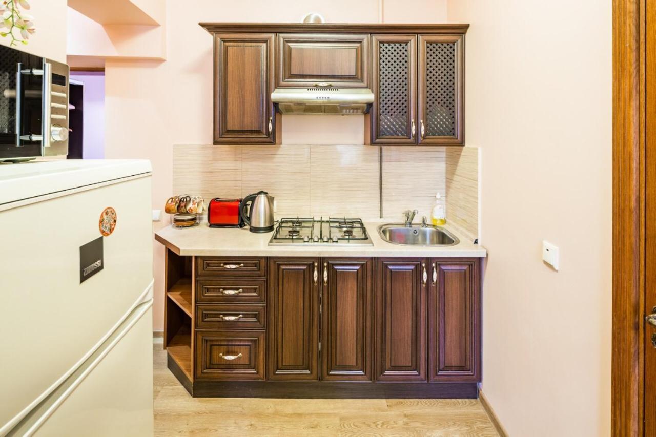 Romari Лесі Українки Apartment ลวีฟ ภายนอก รูปภาพ