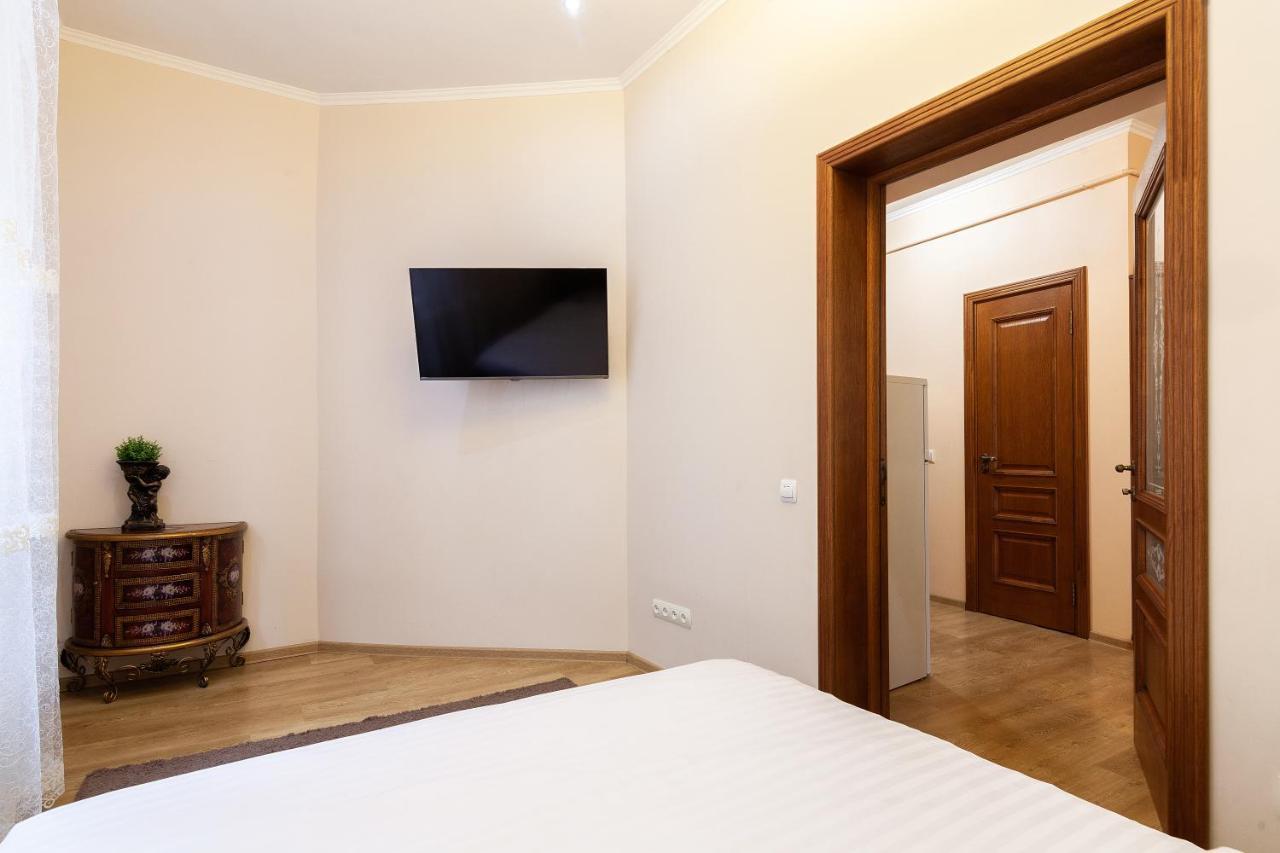 Romari Лесі Українки Apartment ลวีฟ ภายนอก รูปภาพ