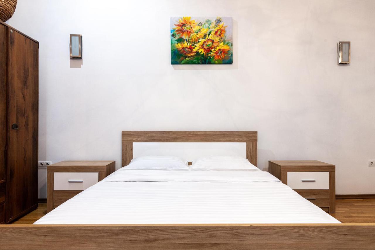 Romari Лесі Українки Apartment ลวีฟ ภายนอก รูปภาพ