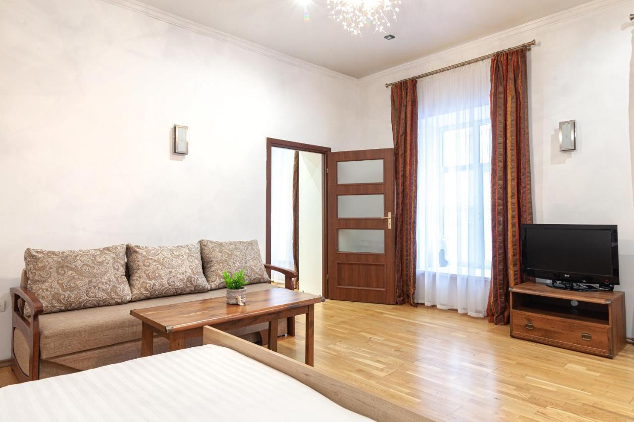 Romari Лесі Українки Apartment ลวีฟ ภายนอก รูปภาพ