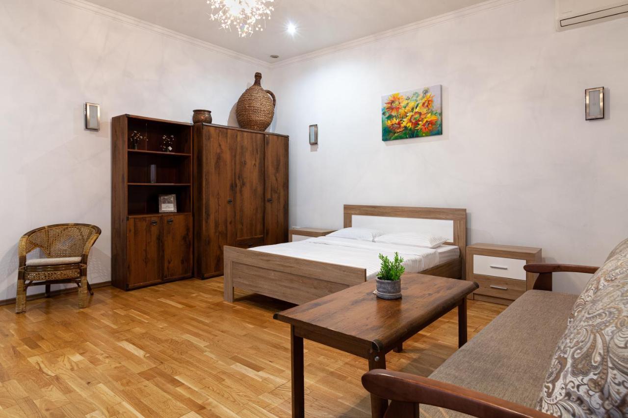 Romari Лесі Українки Apartment ลวีฟ ภายนอก รูปภาพ