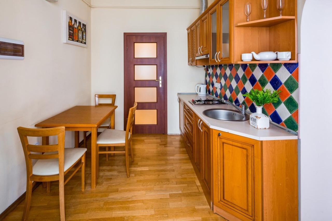 Romari Лесі Українки Apartment ลวีฟ ภายนอก รูปภาพ
