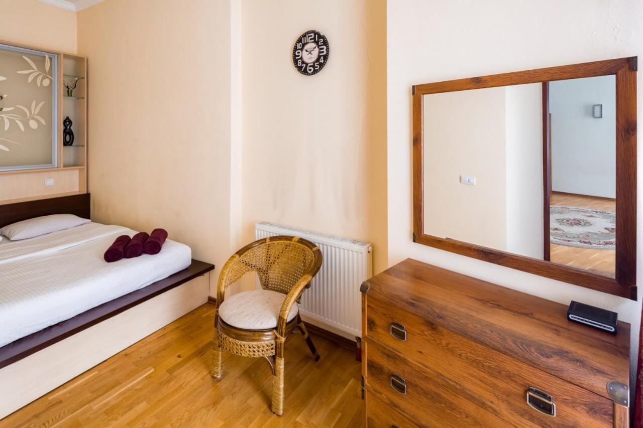 Romari Лесі Українки Apartment ลวีฟ ภายนอก รูปภาพ
