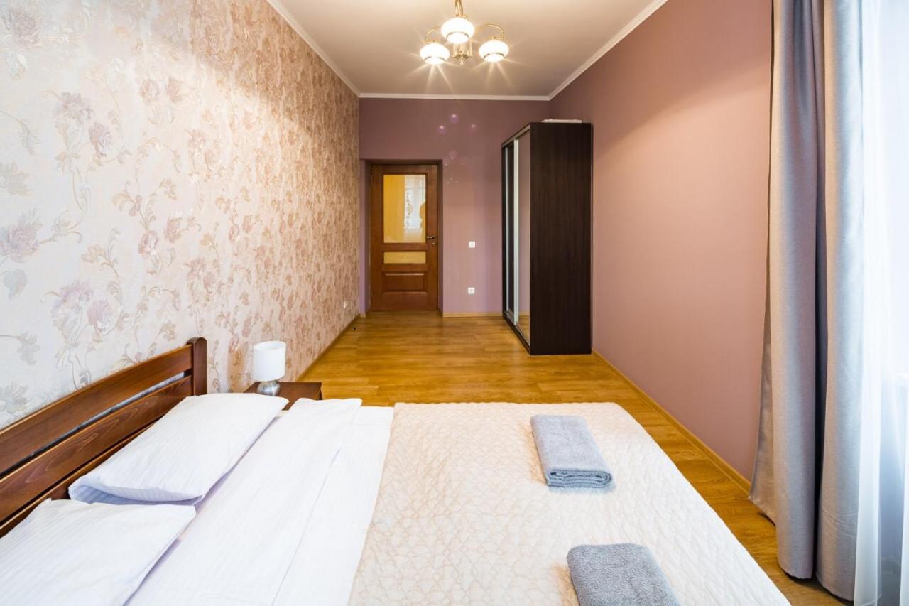 Romari Лесі Українки Apartment ลวีฟ ภายนอก รูปภาพ