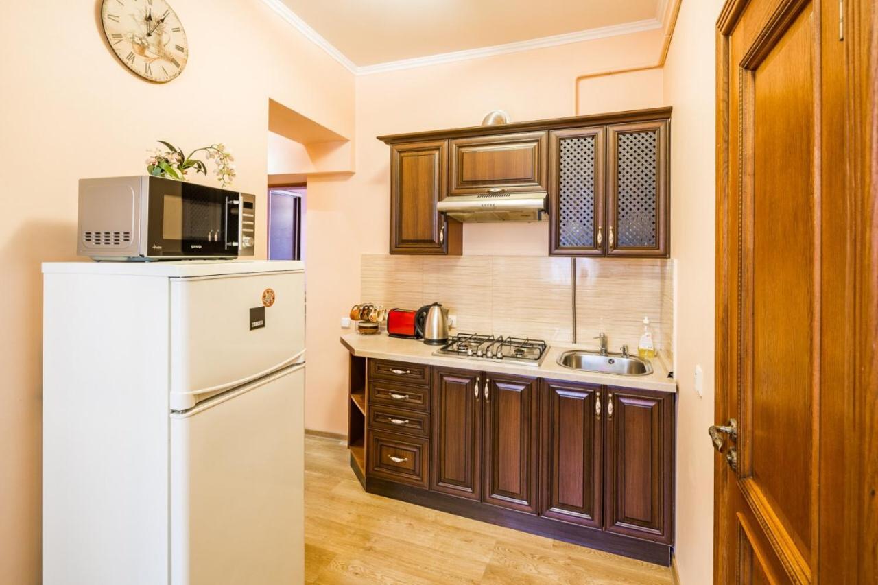 Romari Лесі Українки Apartment ลวีฟ ภายนอก รูปภาพ