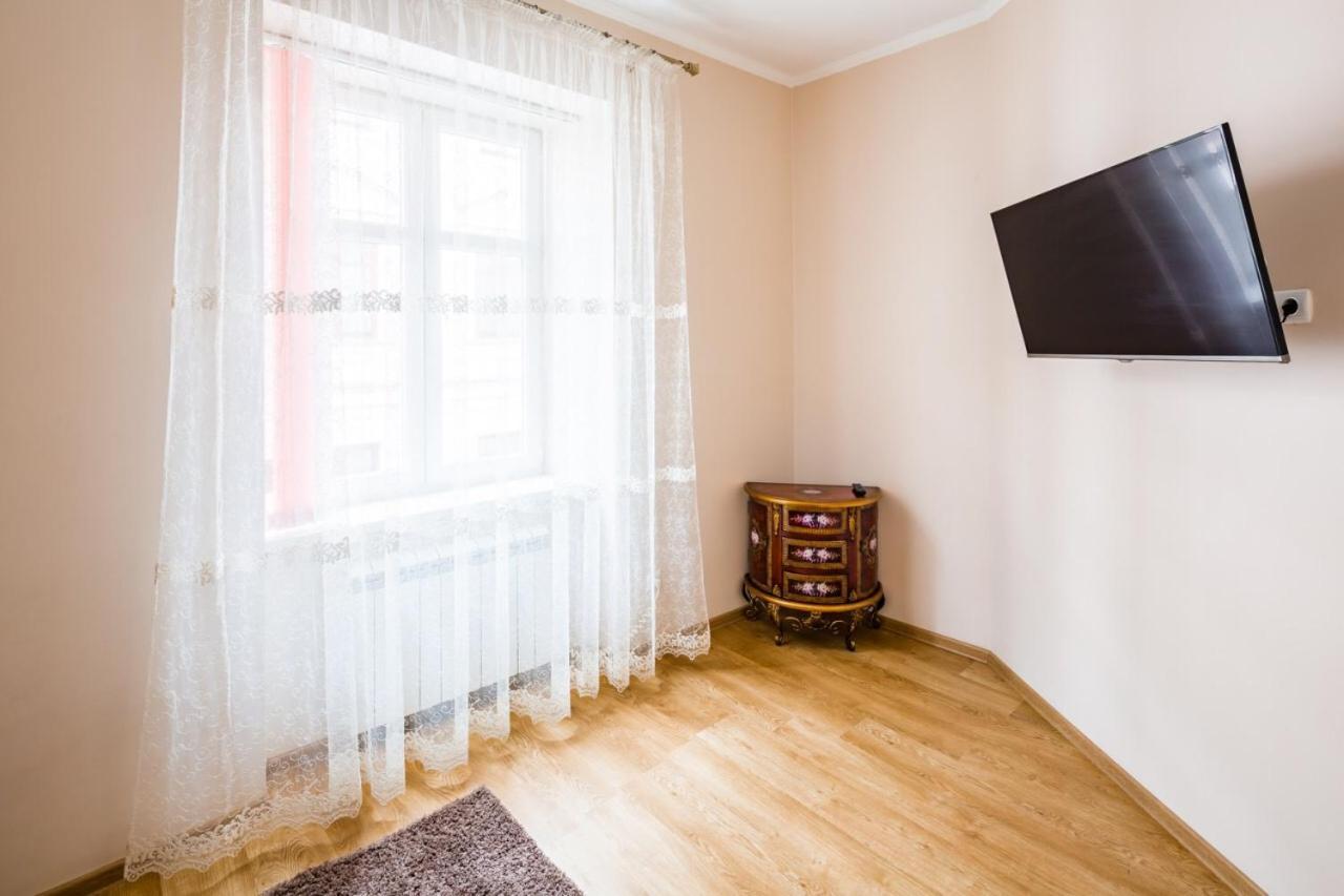 Romari Лесі Українки Apartment ลวีฟ ภายนอก รูปภาพ