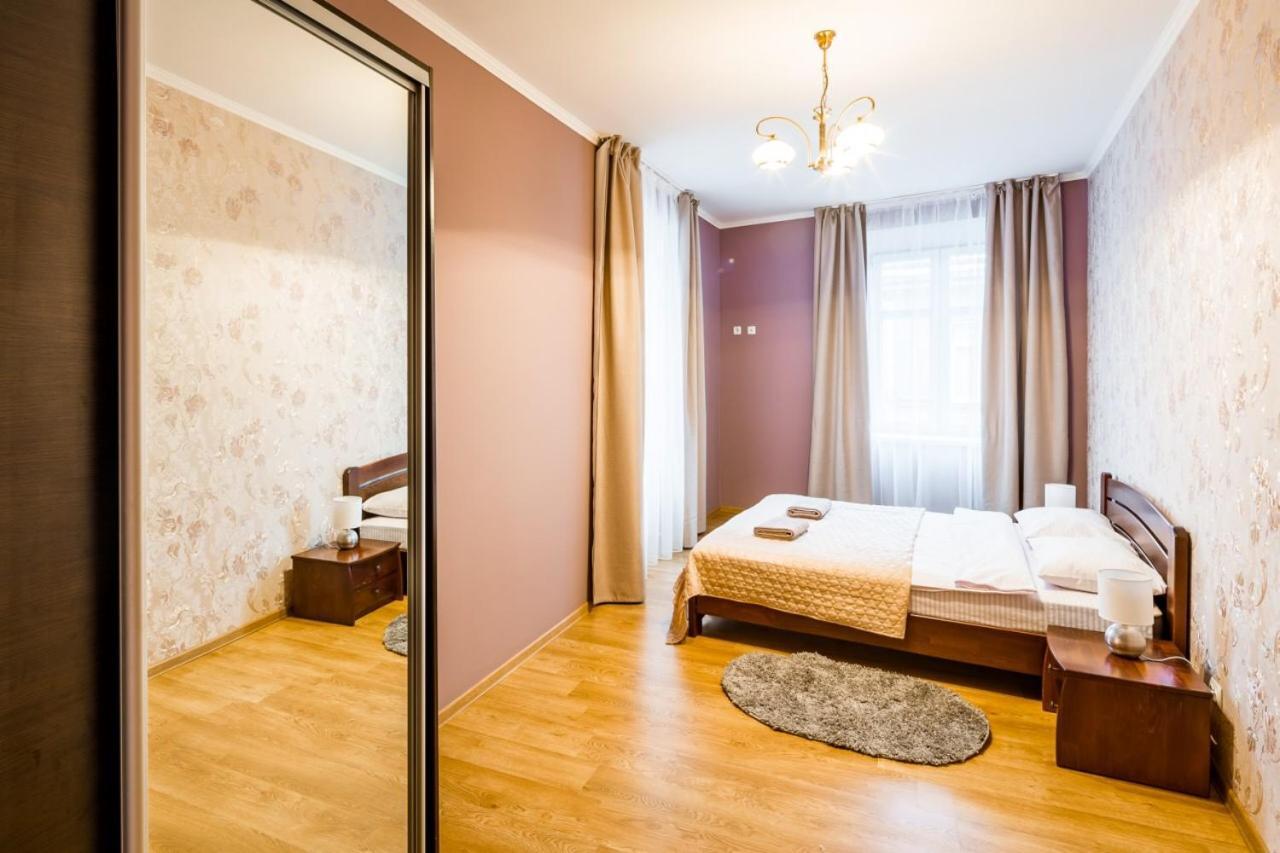 Romari Лесі Українки Apartment ลวีฟ ภายนอก รูปภาพ