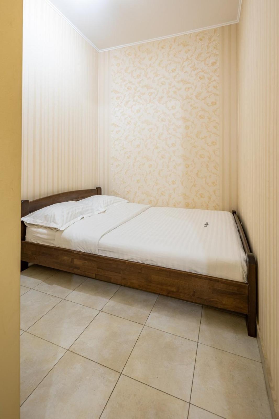 Romari Лесі Українки Apartment ลวีฟ ภายนอก รูปภาพ
