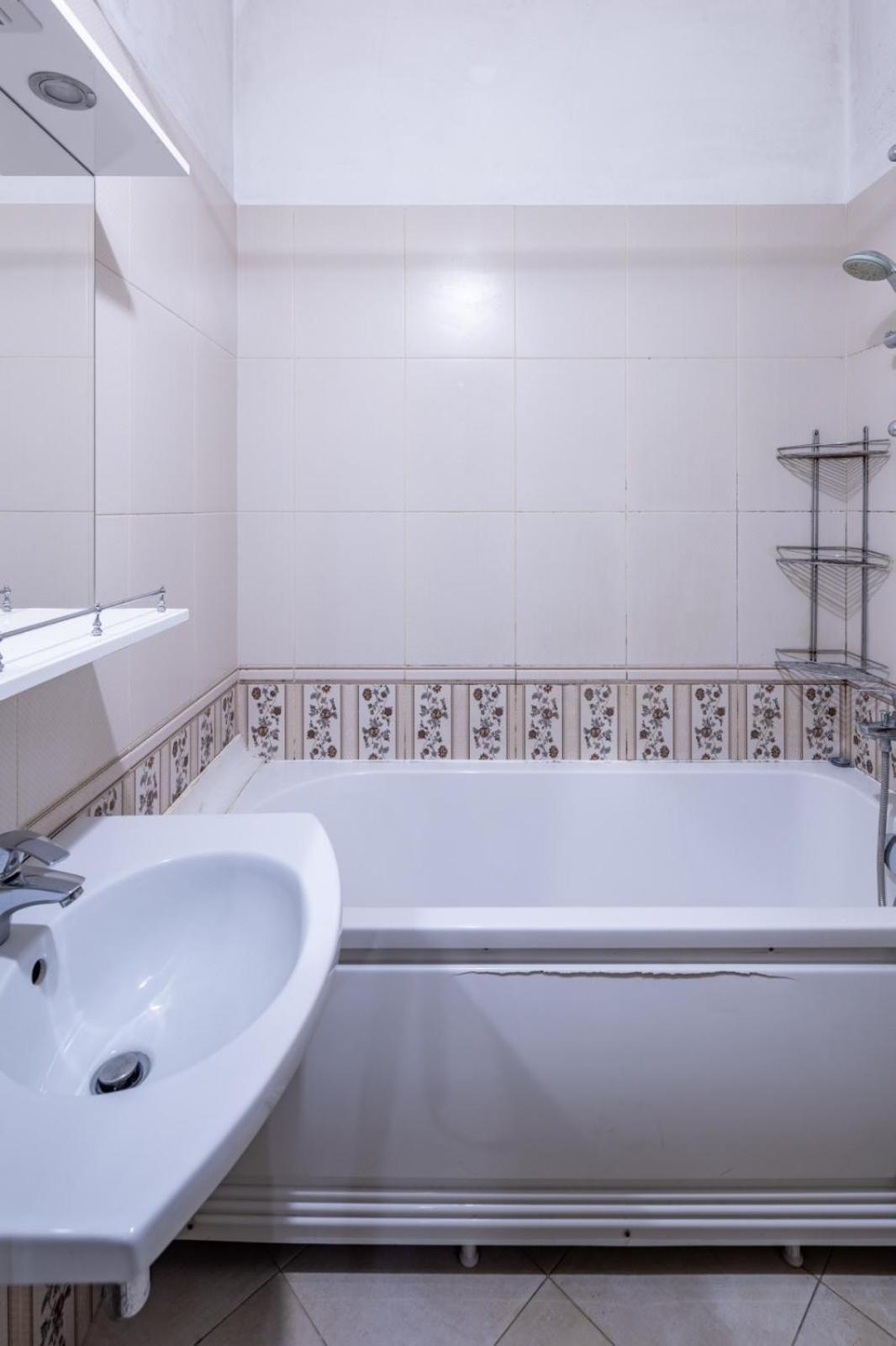 Romari Лесі Українки Apartment ลวีฟ ภายนอก รูปภาพ