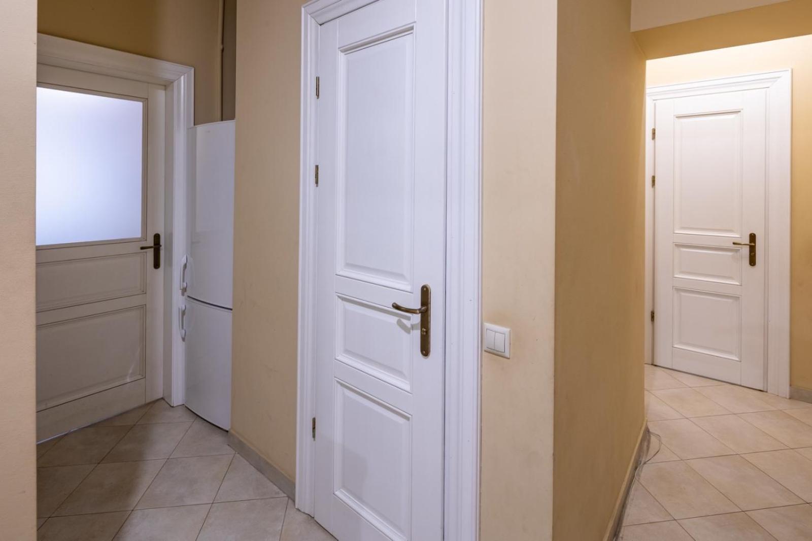Romari Лесі Українки Apartment ลวีฟ ภายนอก รูปภาพ