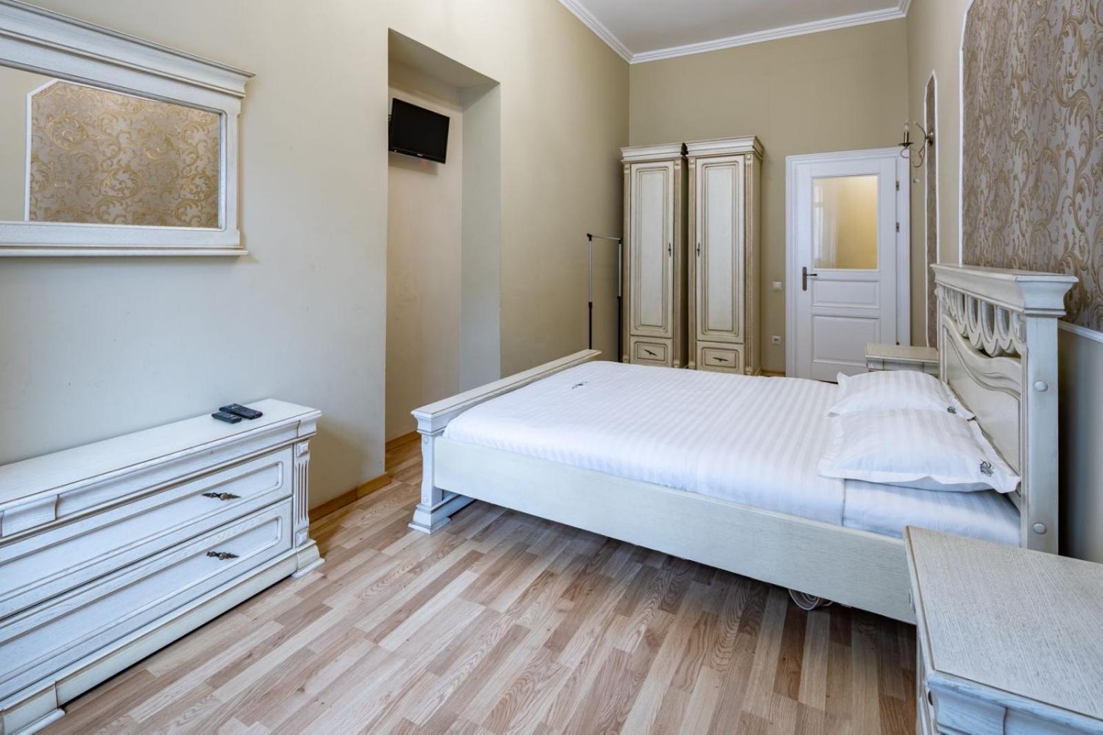 Romari Лесі Українки Apartment ลวีฟ ภายนอก รูปภาพ