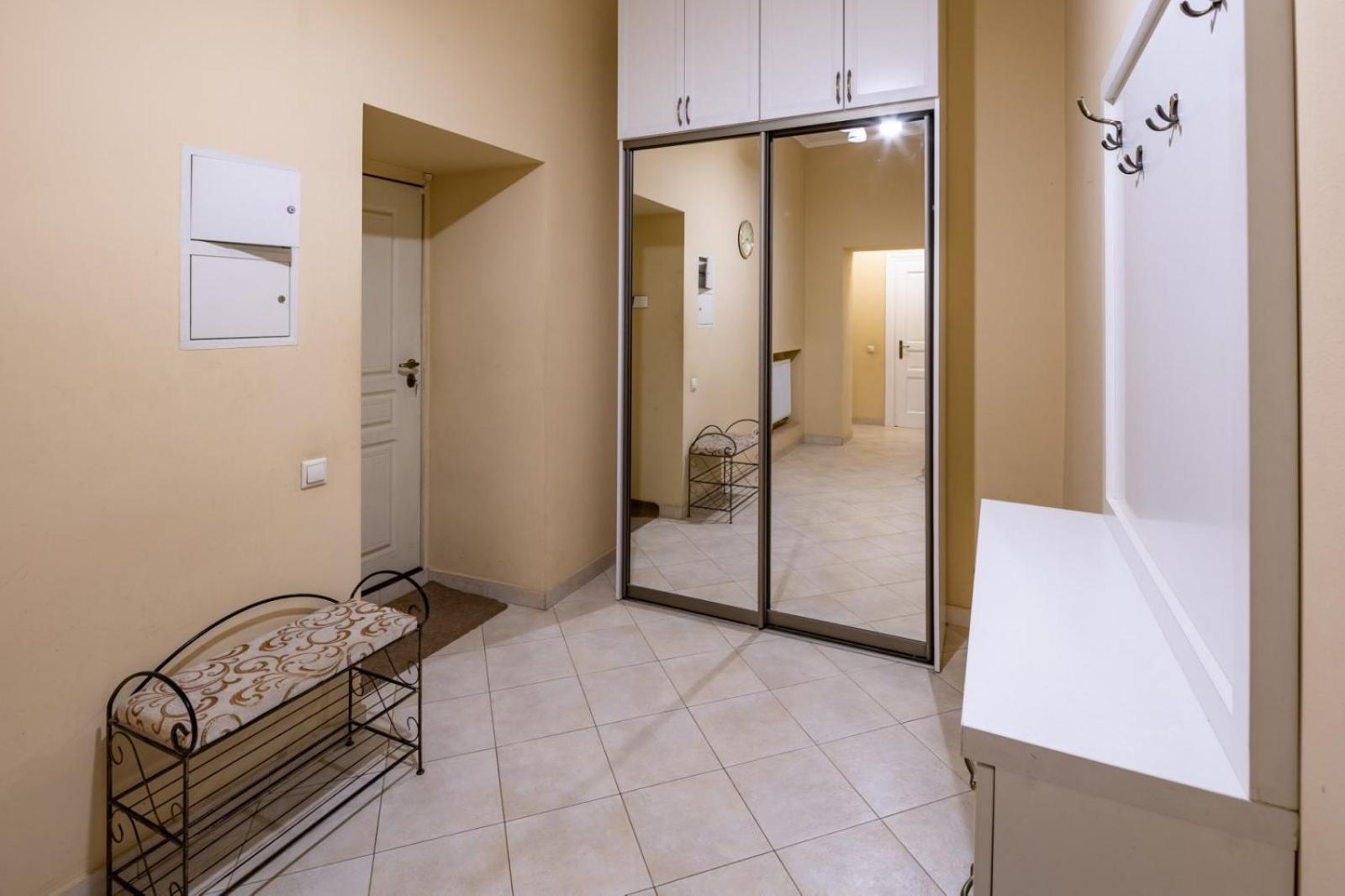 Romari Лесі Українки Apartment ลวีฟ ภายนอก รูปภาพ